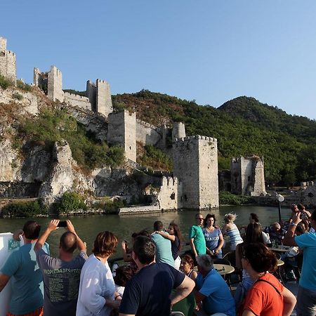 Golden Danube Bed & Breakfast เวลิโก กราดิชเต ภายนอก รูปภาพ